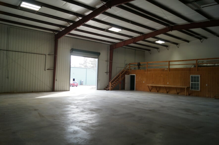 More Photos Of 3904 Wrightsboro Rd, Augusta Warehouse For Lease