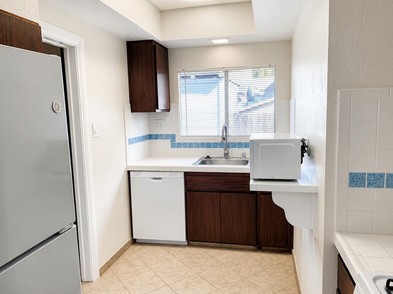 More Photos Of 3822 E 7th St, Long Beach Apartments For Sale