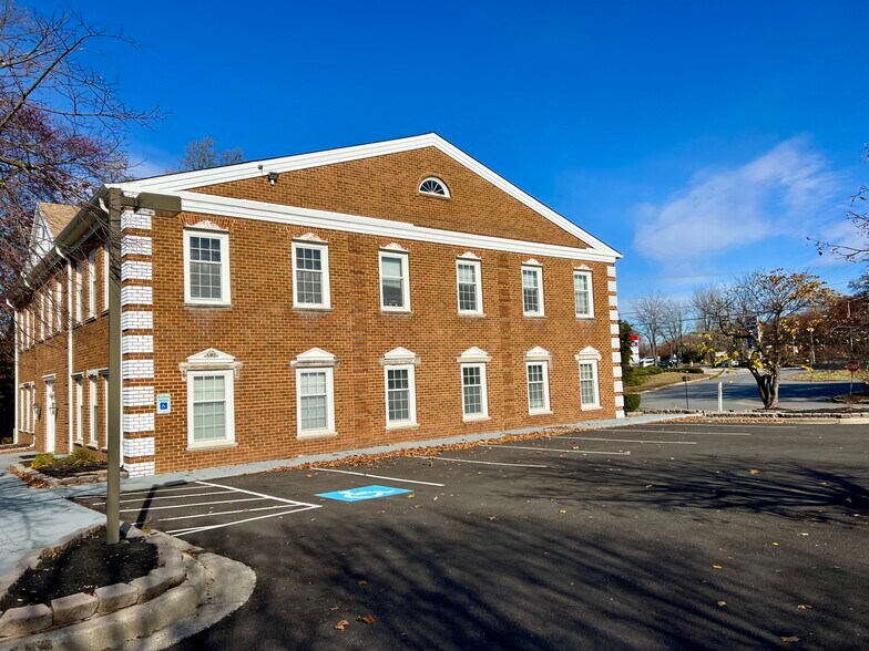 More Photos Of 10901 Indian Head Hwy, Fort Washington Office For Sale