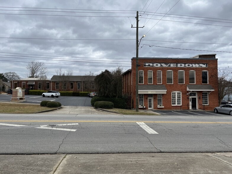 More Photos Of 315 W Solomon St, Griffin Office For Sale