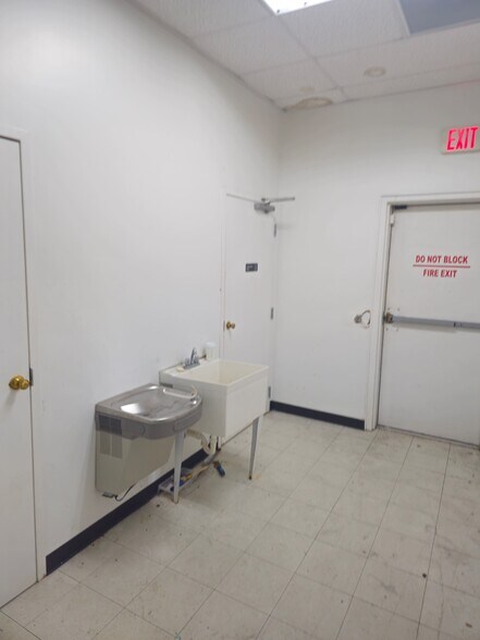 More Photos Of 597 Whitman St, Orangeburg Freestanding For Sale