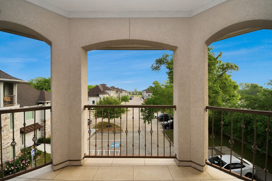 More Photos Of 6536 Greatwood Pky, Sugar Land Medical For Lease