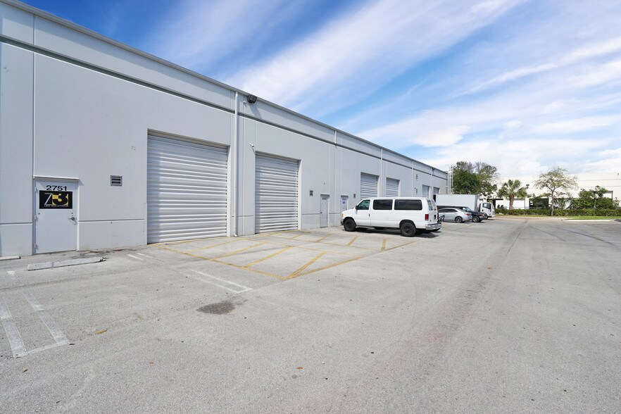 More Photos Of 2743-2761 NW 19th St, Pompano Beach Warehouse For Lease