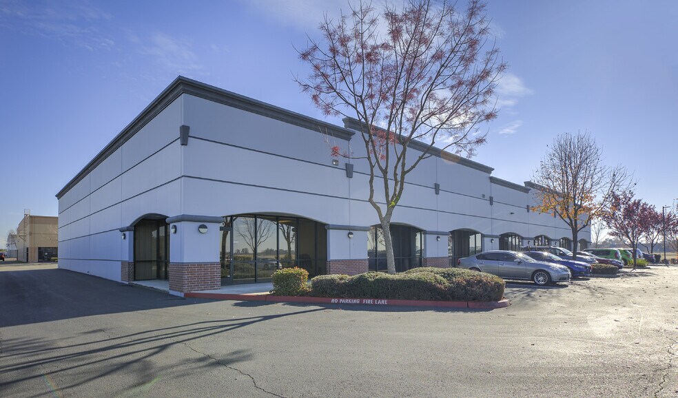 More Photos Of 1331 Aviation Blvd, Lincoln Warehouse For Sale