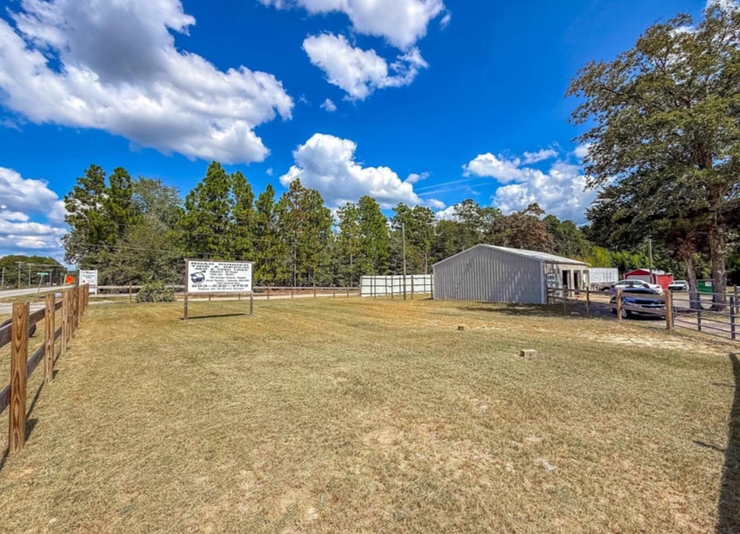 More Photos Of 6901 Edmund Hwy, Lexington Service For Sale