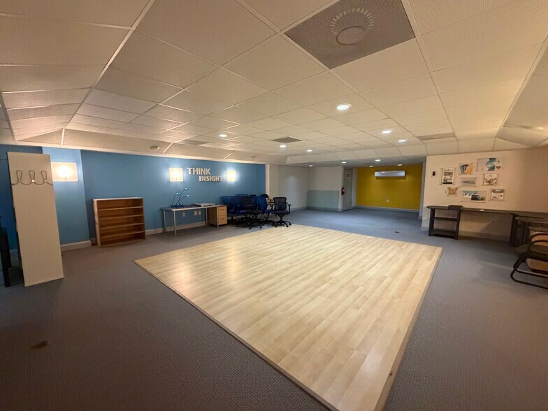 More Photos Of 1653 Thomas a Betts Pky, Rocky Mount General Retail For Lease