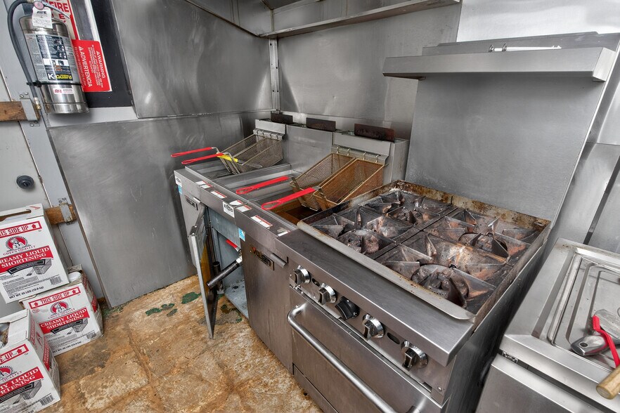 More Photos Of 427 S Pearl St, Albany Storefront Retail Residential For Sale