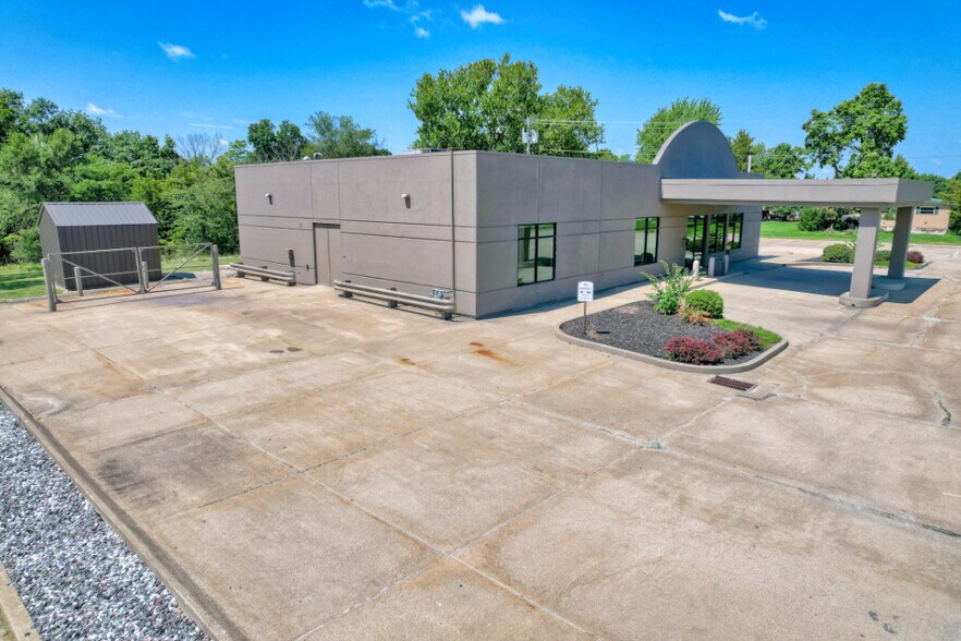 More Photos Of 1040 N 18th St, Centerville Medical For Sale