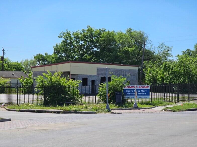 More Photos Of 10601 Martin Luther King Blvd, Houston Freestanding For Lease