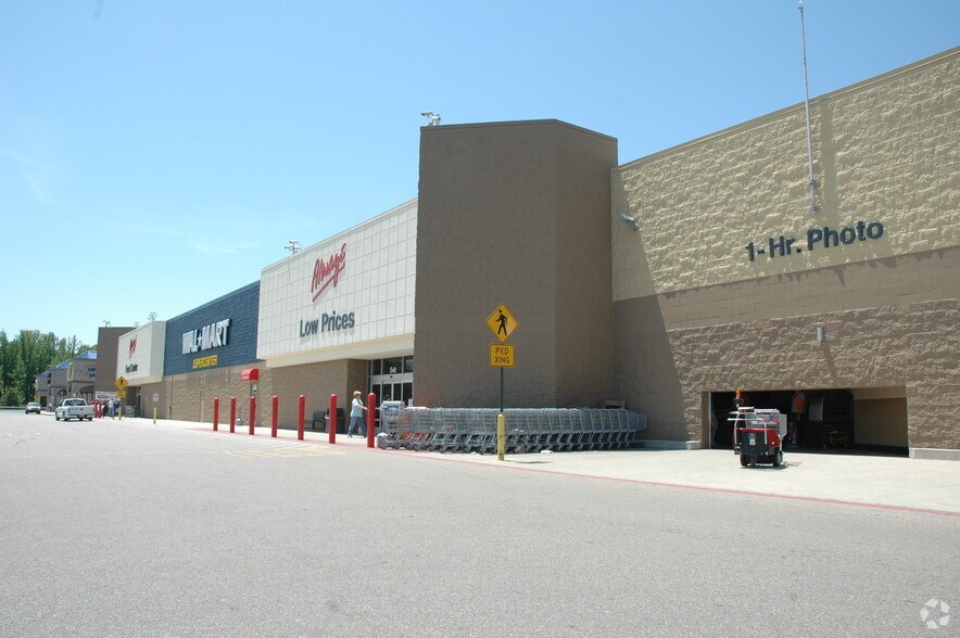 More Photos Of 1907-1911 W Parker Rd, Jonesboro General Retail For Lease