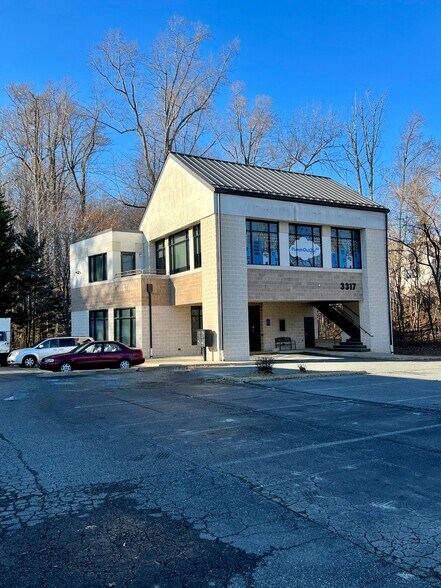 More Photos Of 3317 Berkmar Dr, Charlottesville Office For Lease