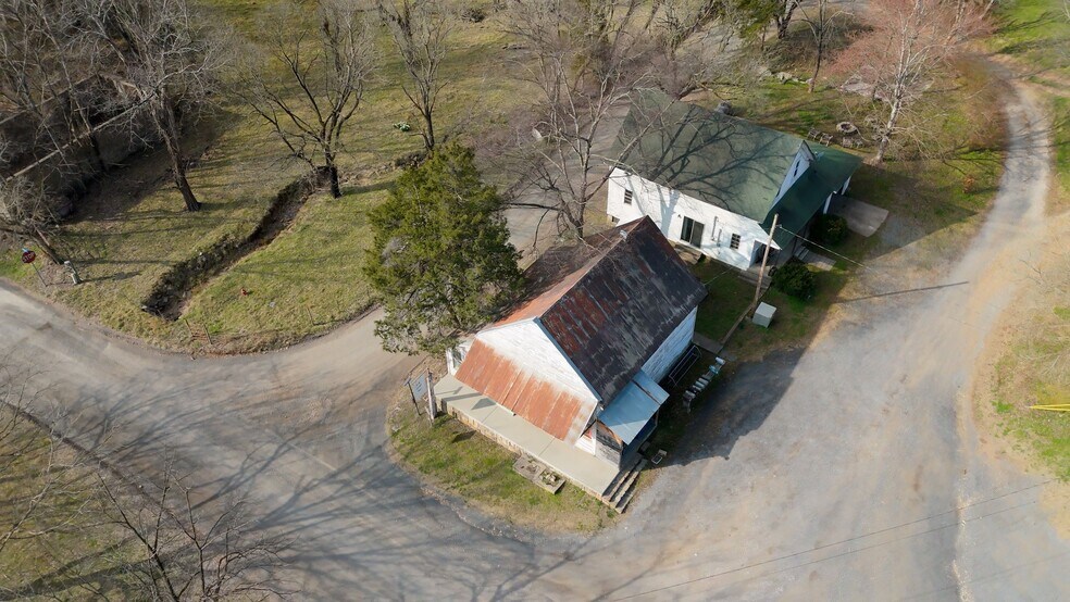 More Photos Of 128 River Rd, Marshall General Retail For Sale