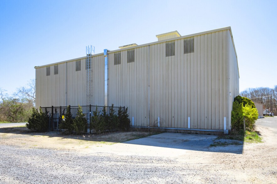 More Photos Of 342 Montauk Hwy, Wainscott Warehouse For Sale