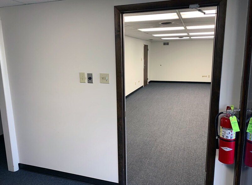 More Photos Of 630 Lowther Rd, Lewisberry Office For Lease