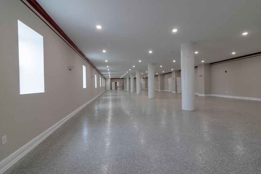 More Photos Of 2613 W Hunting Park Ave, Philadelphia Light Distribution For Lease