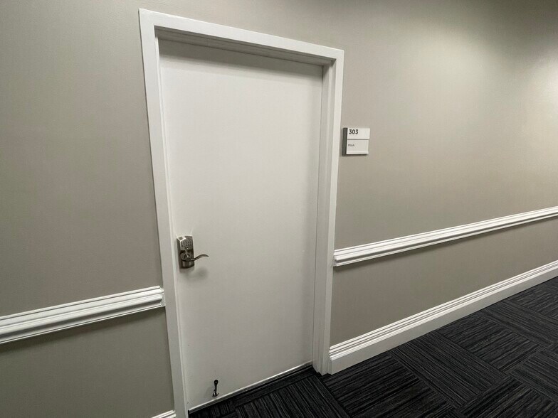 More Photos Of 1010 Kennedy Dr, Key West Medical For Sale