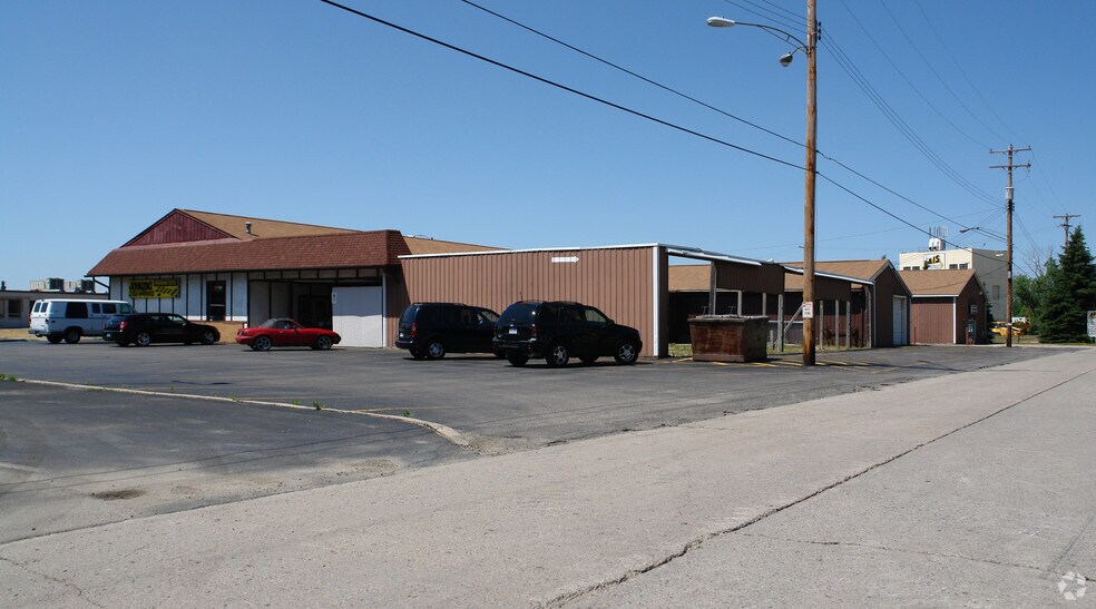 More Photos Of 3940 N Grand River Ave, Lansing Warehouse For Sale