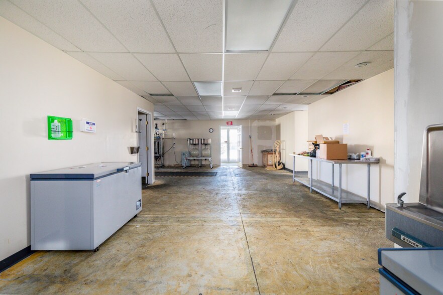 More Photos Of 43 N Silicon Dr, Pueblo Warehouse For Sale