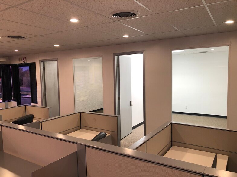 More Photos Of 23175-23177 La Cadena Dr, Laguna Hills Office For Lease