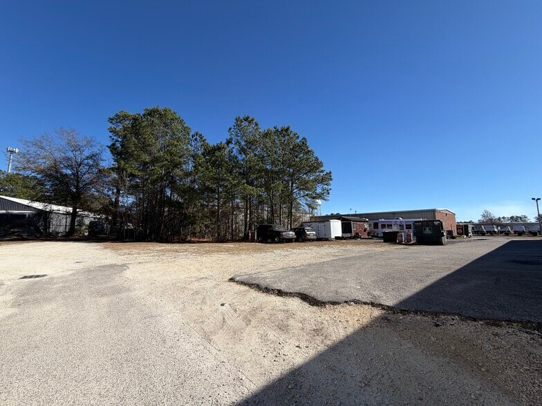 More Photos Of 199 Farmington Rd, Summerville Flex For Sale