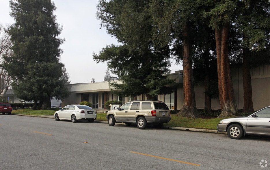 More Photos Of 685-687 N Pastoria Ave, Sunnyvale Light Manufacturing For Lease
