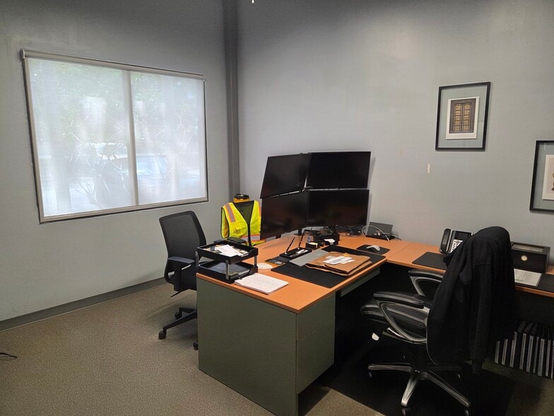 More Photos Of 803-1003 Shotgun Rd, Sunrise Research And Development For Sale