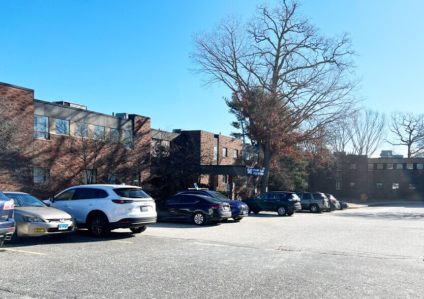 More Photos Of 140 Grandview Ave, Waterbury Unknown For Lease
