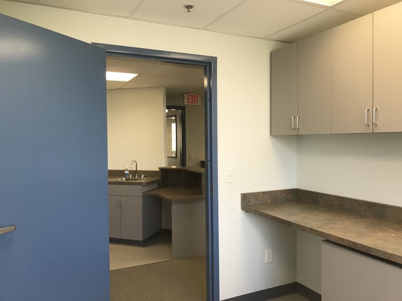 More Photos Of 1310 W St Marys Rd, Tucson Medical For Lease