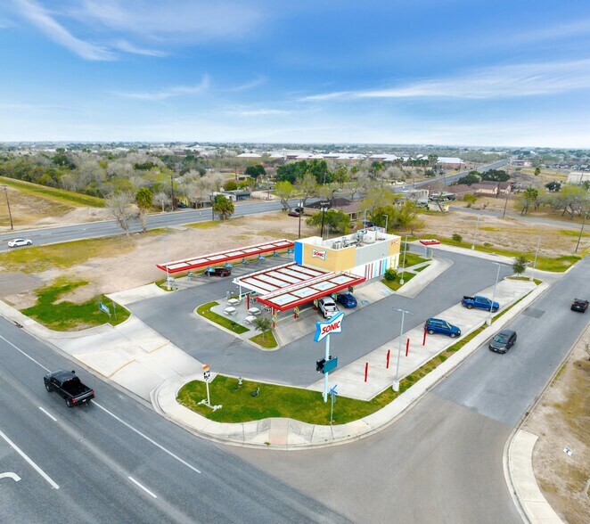More Photos Of 620 E 2nd St, Mercedes Fast Food For Sale