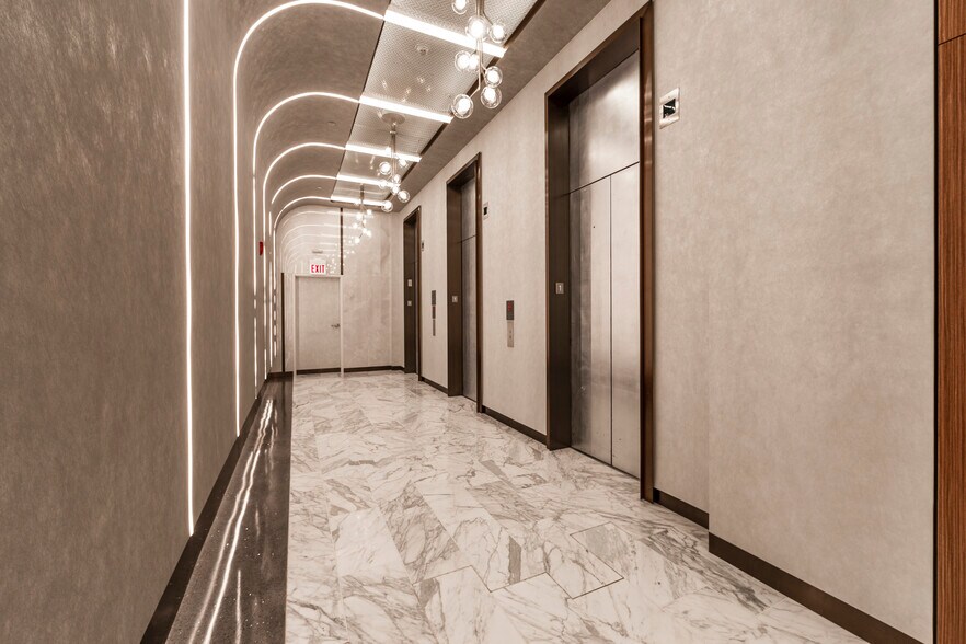 More Photos Of 1-15 E Oak St, Chicago Office For Lease