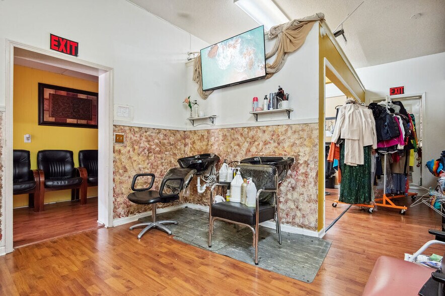 More Photos Of 1212-1216 Gum Branch Rd, Jacksonville General Retail For Sale