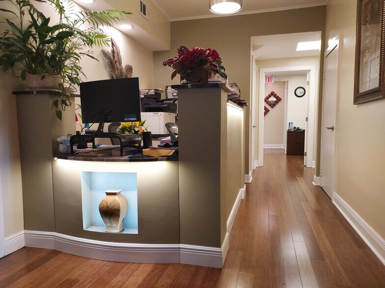 More Photos Of 114 S Palmetto Ave, Daytona Beach Office Residential For Lease