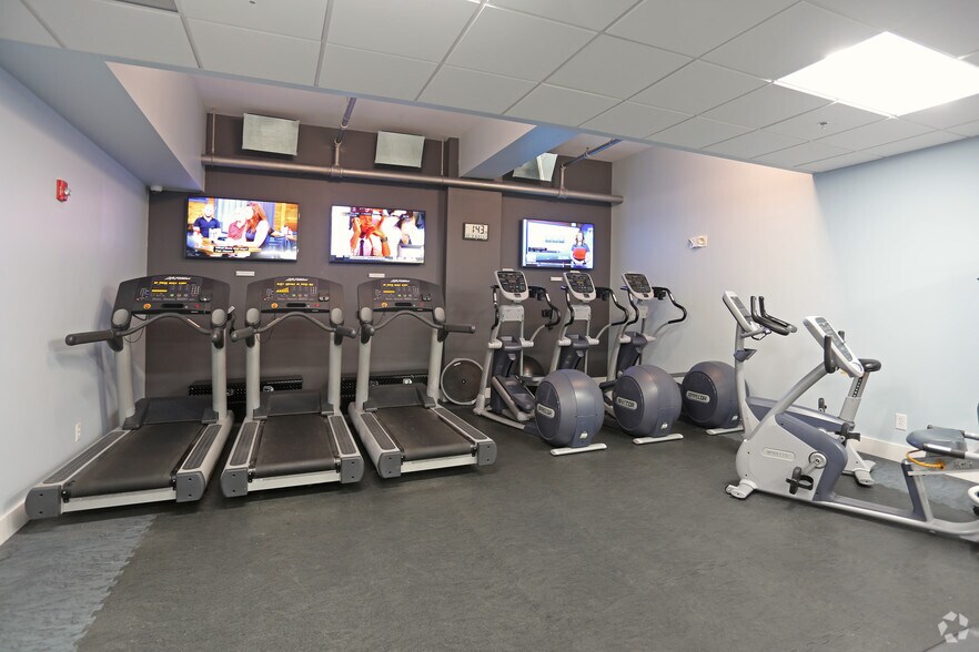 More Photos Of 101 S Elm St, Greensboro Office For Lease