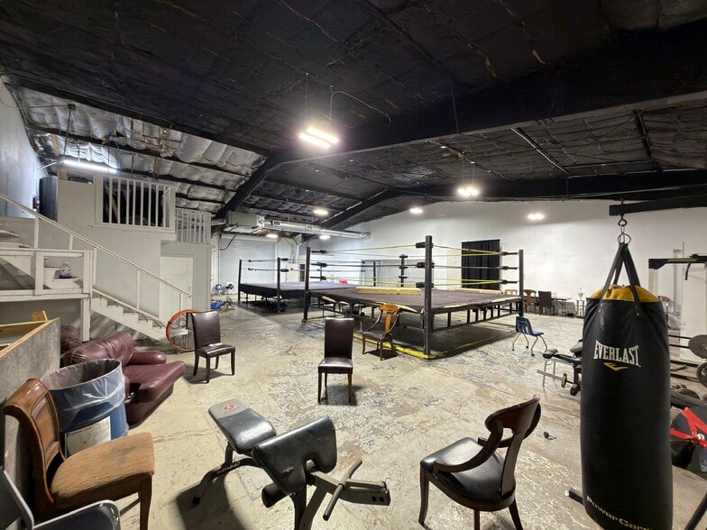 More Photos Of 10126 Jensen Dr, Houston Freestanding For Sale