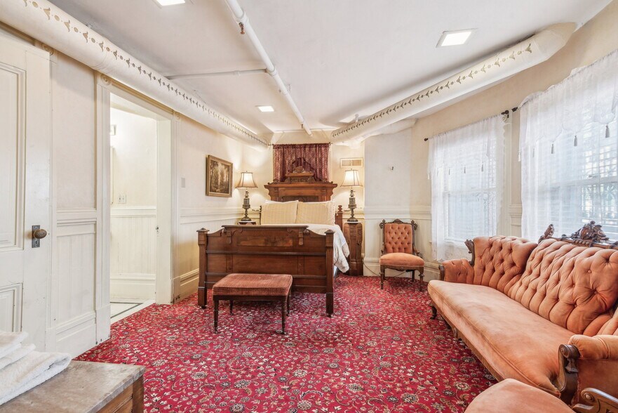 More Photos Of 1057 Steiner St, San Francisco Hospitality For Sale