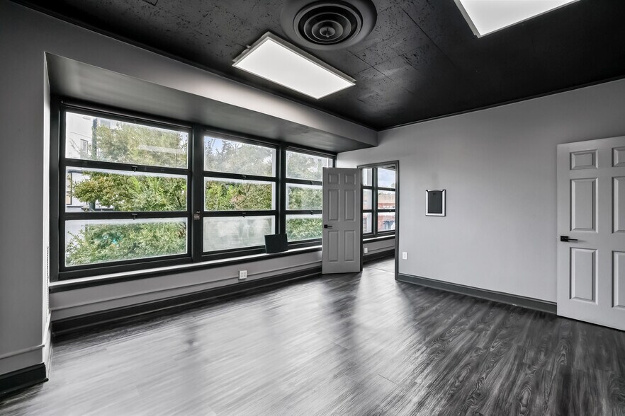 More Photos Of 401 8th St SE, Washington Storefront Retail Office For Lease