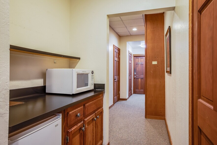 More Photos Of 700 E St, San Rafael Loft Creative Space For Lease