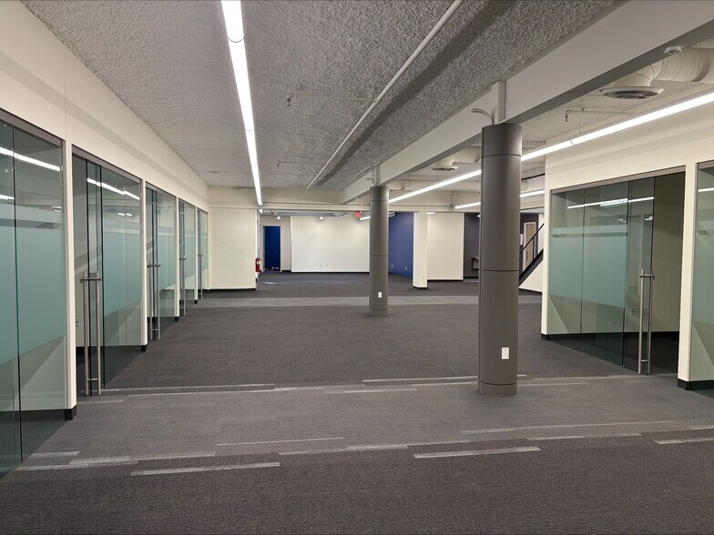 More Photos Of 1000 Kristen Ct, Vadnais Heights Distribution For Lease