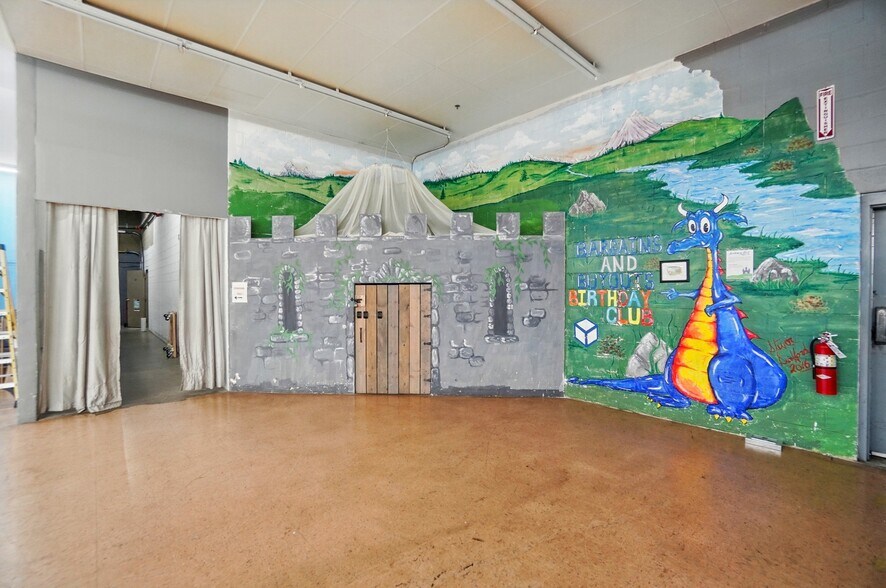 More Photos Of 50 Eswin St, Cincinnati Freestanding For Sale