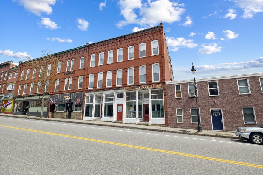 More Photos Of 135 Main St, Pembroke Storefront Retail Residential For Lease
