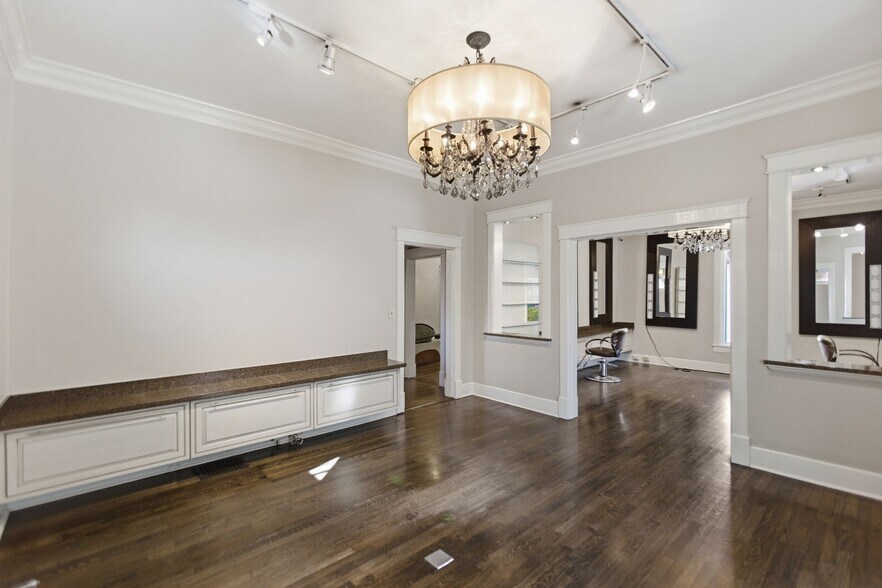 More Photos Of 211 29th Ave N, Nashville Freestanding For Lease