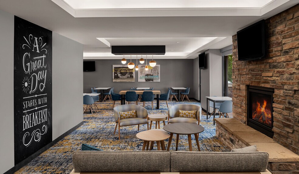 More Photos Of 4100 N Kittredge St, Denver Hotel For Sale