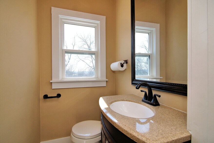 More Photos Of 1220 Belleview Dr, Lawrenceburg Office For Lease