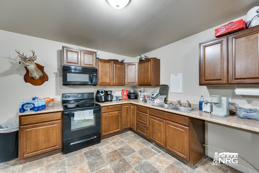 More Photos Of 7300 S County Road 1270, Midland Warehouse For Lease