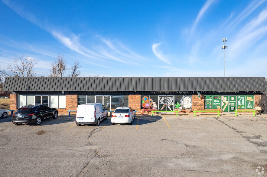 More Photos Of 7209-7217 S Council Rd, Oklahoma City Unknown For Lease