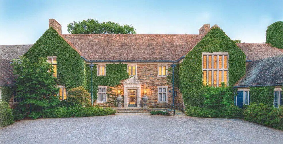 More Photos Of 36 Essex St, Wenham Schools For Sale