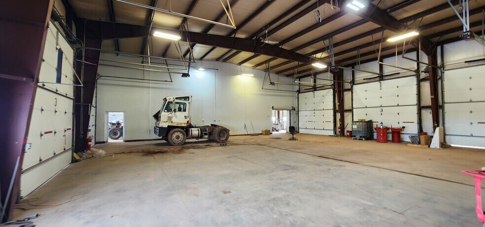 More Photos Of 10468 1st St SW, Killdeer Service For Lease