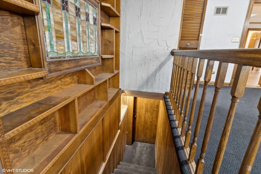 More Photos Of 438 N Hough St, Barrington Office For Sale