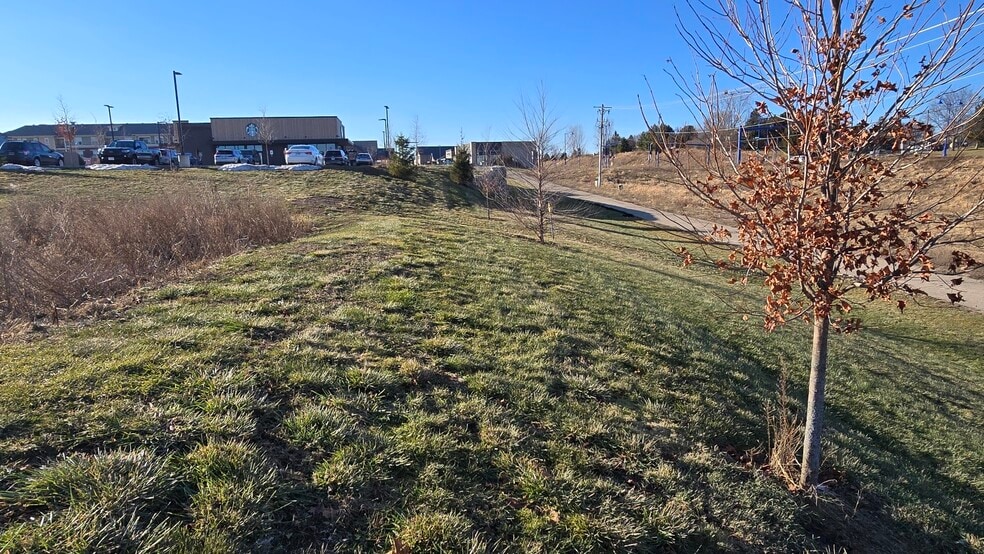 More Photos Of 147 West End Cir, Verona Freestanding For Lease