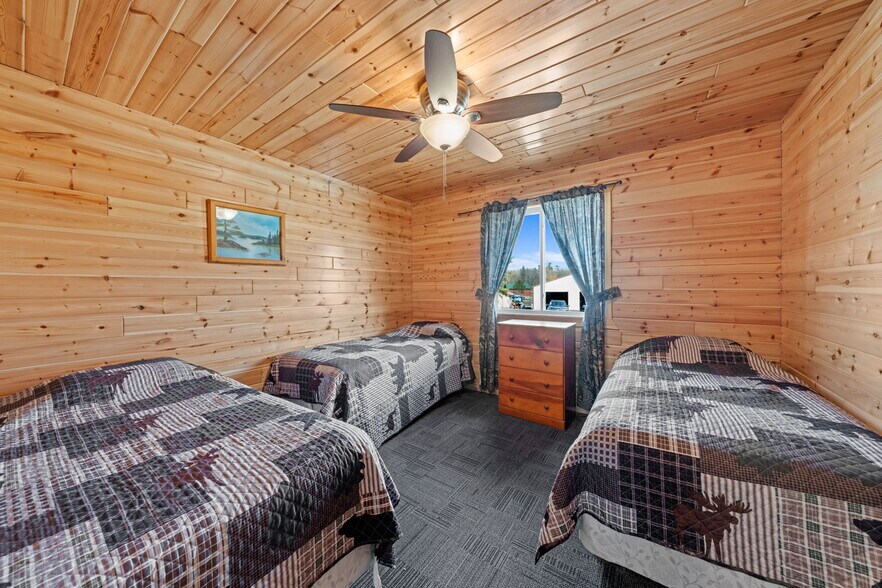 More Photos Of 9978 Gappa Rd, Kabetogama Hotel For Sale